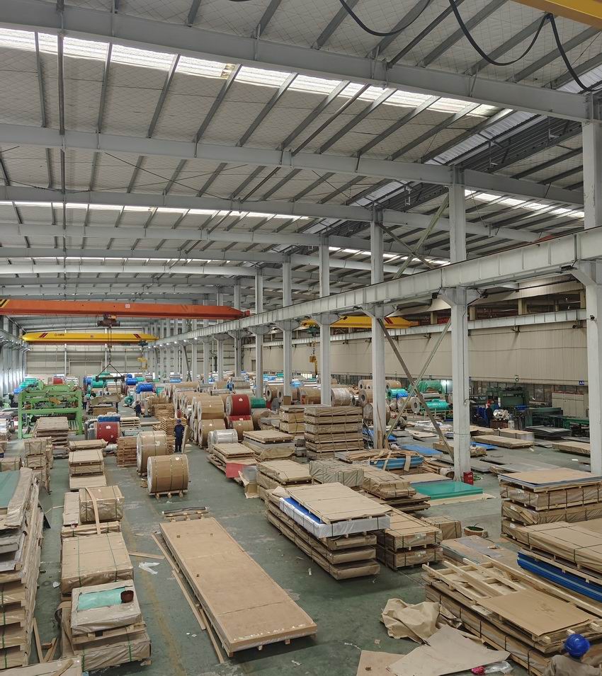铝板车间
